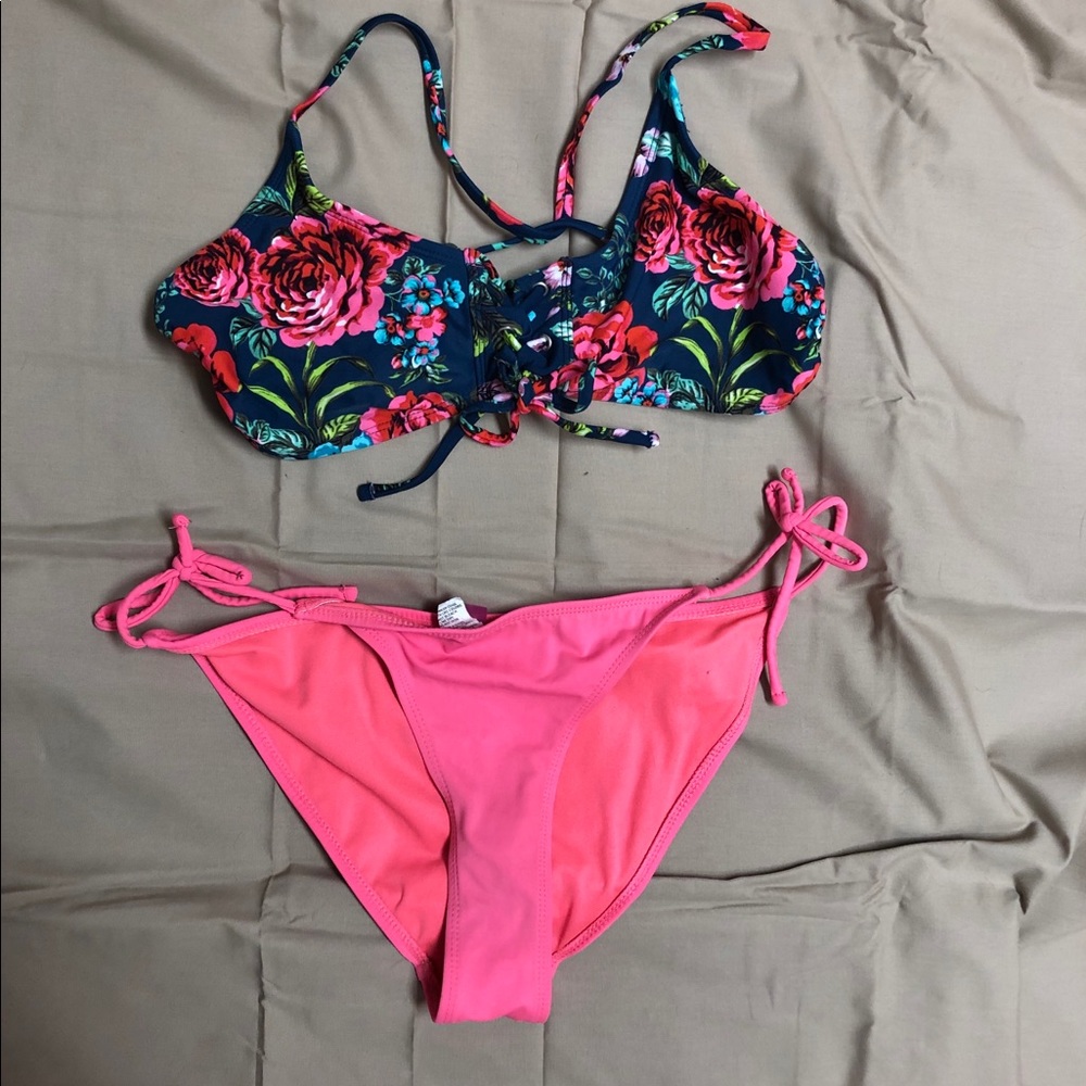 Front Tie Crisscross Back Floral Swim Top